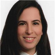 Maestra graduada imparte clases de apoyo